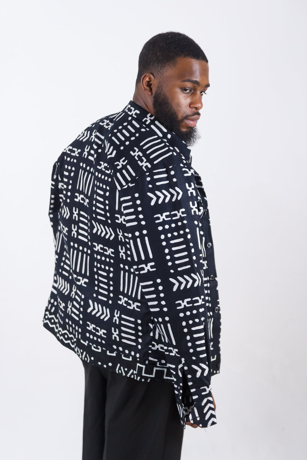 OBIDIKE WHITE ON BLACK
